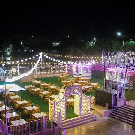 אל מיניה Hotel Ship Queen Isis Elminya מראה חיצוני תמונה
