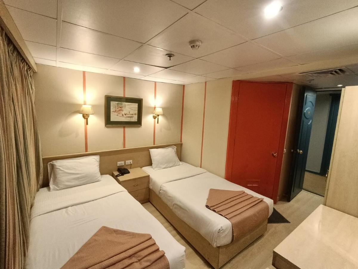 אל מיניה Hotel Ship Queen Isis Elminya מראה חיצוני תמונה