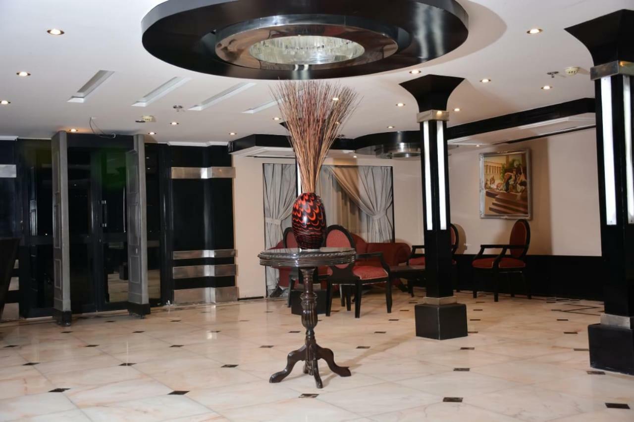 אל מיניה Hotel Ship Queen Isis Elminya מראה חיצוני תמונה