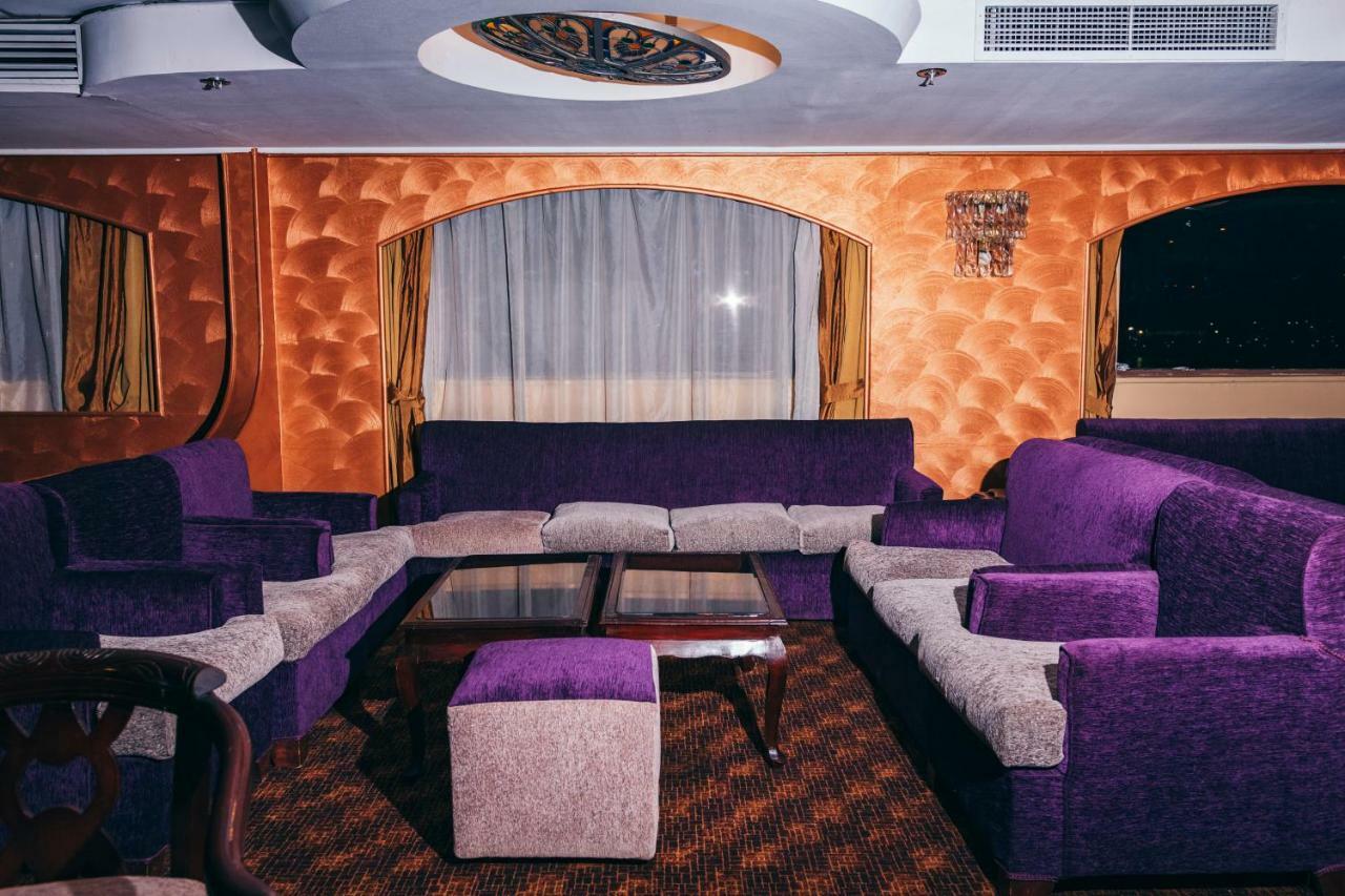 אל מיניה Hotel Ship Queen Isis Elminya מראה חיצוני תמונה
